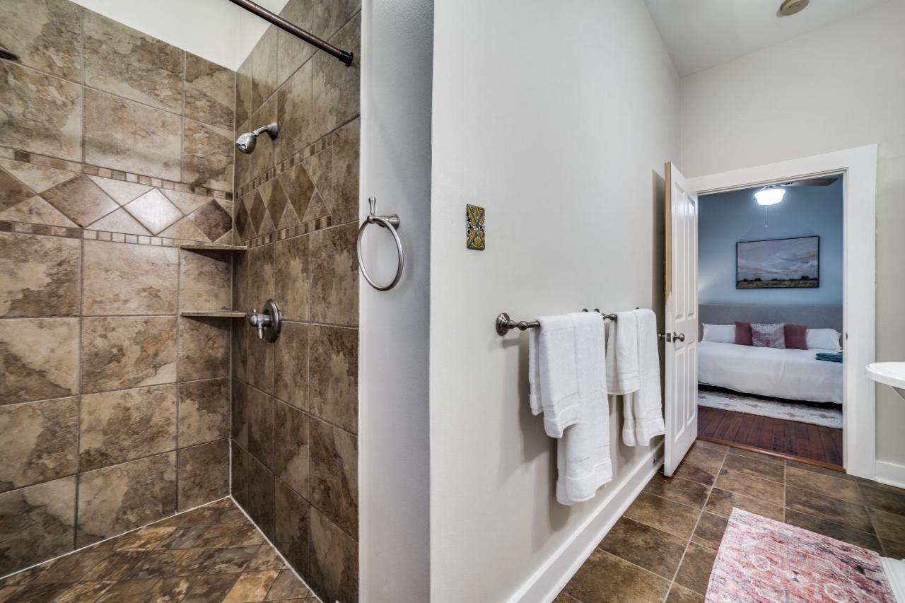 Downtown Historic 2Bdrm, Walk To Riverwalk, Alamo; Beautifully Renovated! San Antonio Eksteriør billede
