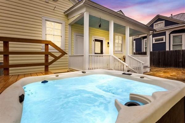 Downtown Historic 2Bdrm, Walk To Riverwalk, Alamo; Beautifully Renovated! San Antonio Eksteriør billede